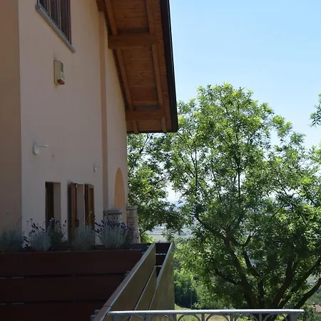 Al-colle Bed and Breakfast