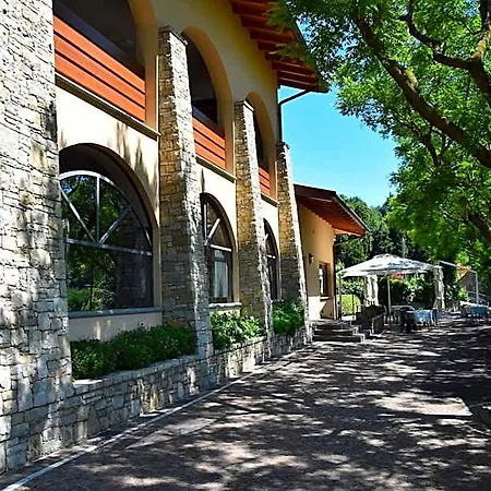 Al-colle Bed and breakfast